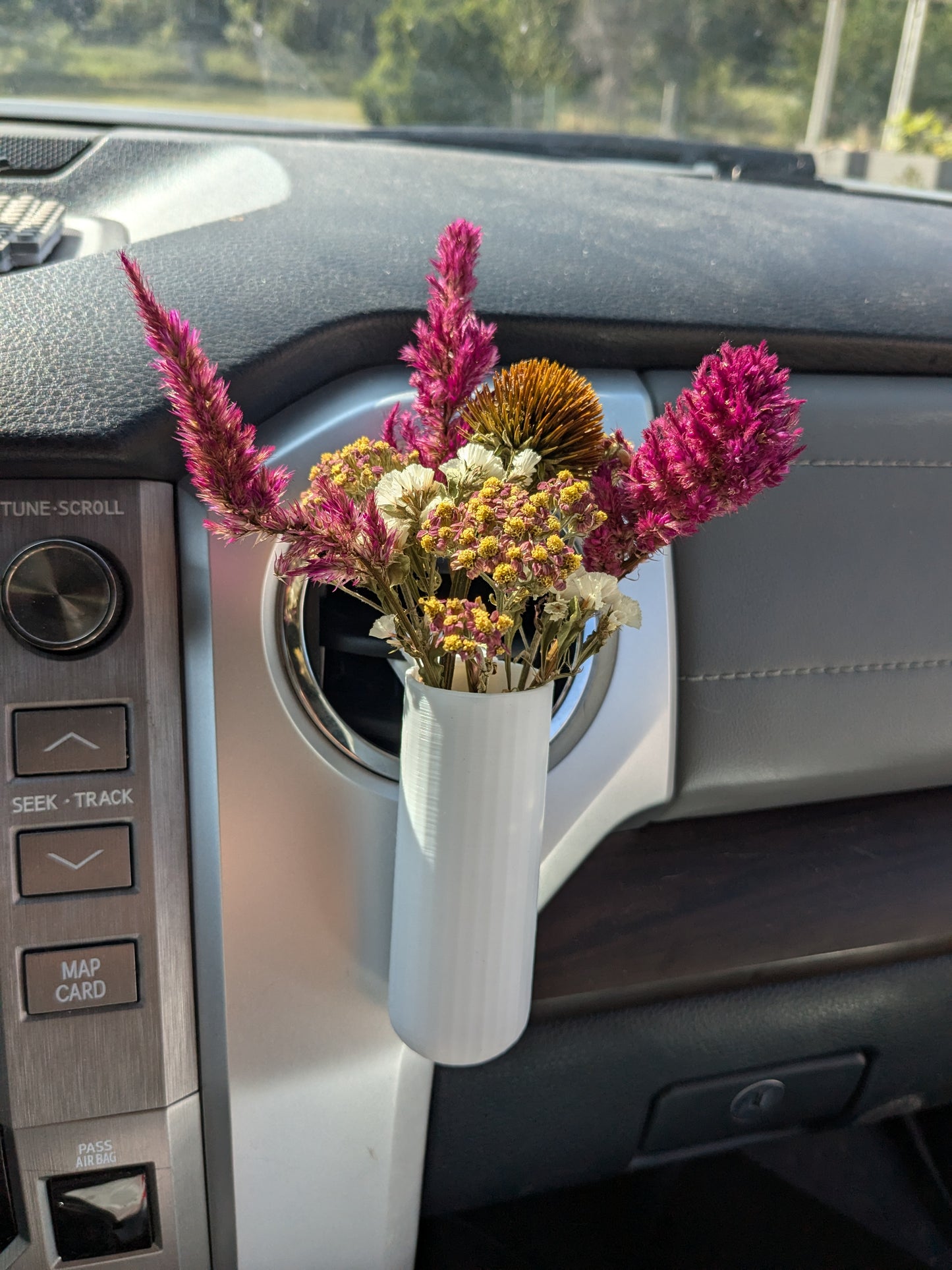 Car Vent Clip Vase & Flowers